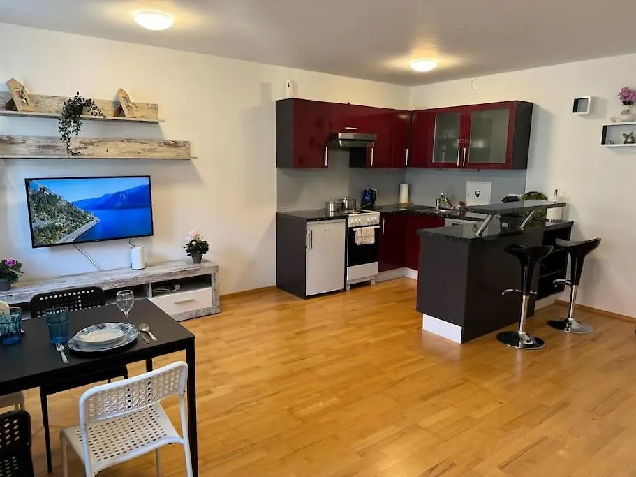 Apartment Fuer 3 Beim Westbahnhof Vienna