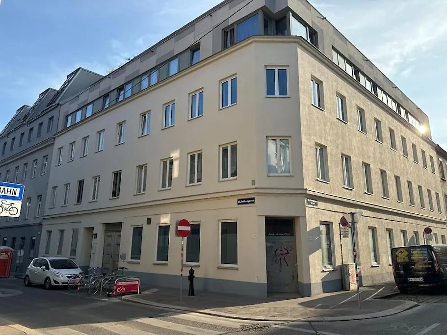 Apartment Fuer 3 Beim Westbahnhof Vienna 0*,