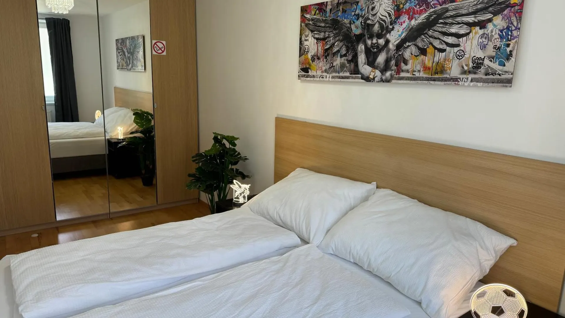 Apartment Fuer 3 Beim Westbahnhof Vienna